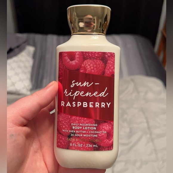 Bath and Body Works Sun Ripped Raspberry Lotion - Picture 1 of 1